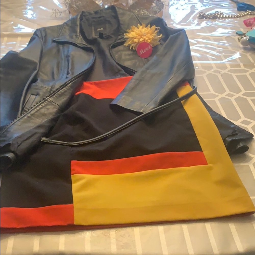 🌸Very stylish Black, orange and yellow skirt🌸